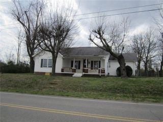 Foreclosed Home - 2730 OLD GREENBRIER PIKE, 37073