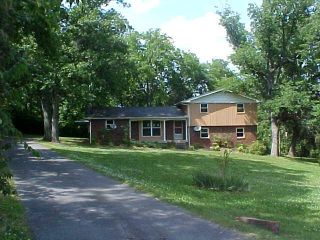 Foreclosed Home - 238 RIVERWOOD DR, 37075