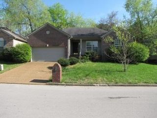 Foreclosed Home - 933 WAYNEWOOD LN, 37076