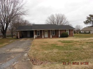 Foreclosed Home - 202 CIRCLE DR, 37083
