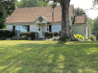 Foreclosed Home - 6115 SCOTTSVILLE RD, 37083