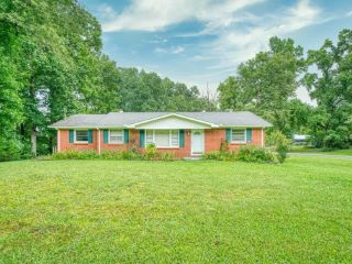 Foreclosed Home - 219 LAKESHORE DR, 37110