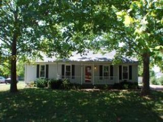 Foreclosed Home - 106 MILL CREEK LN, 37135