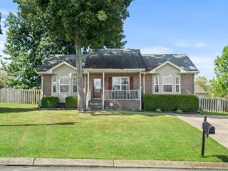 Foreclosed Home - 212 CLYDESDALE LN, 37172
