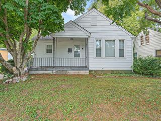 Foreclosed Home - 2411 EDEN ST, 37208