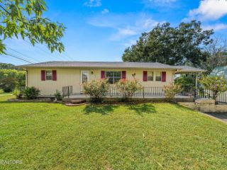 Foreclosed Home - 1702 RICHARDSON ST, 37303