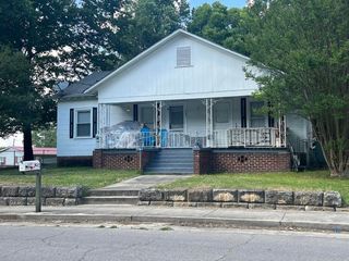 Foreclosed Home - 1207 14TH ST SE, 37311