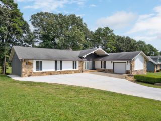Foreclosed Home - 875 GOLF VIEW DR NW, 37312