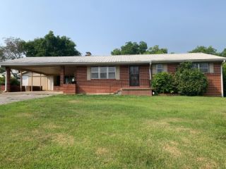 Foreclosed Home - 800 6TH ST, 37331