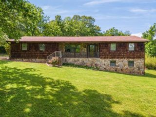 Foreclosed Home - 2201 DRIFTWOOD RD, 37379