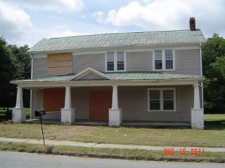 Foreclosed Home - 204 S HIGH ST, 37398