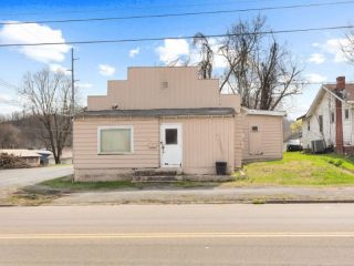 Foreclosed Home - 1316 E FAIRVIEW AVE, 37601