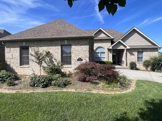 Foreclosed Home - 205 HARBOR APPROACH, 37601
