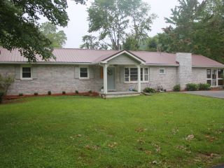 Foreclosed Home - 2104 MILLER LN, 37604