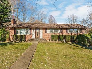 Foreclosed Home - 386 SUBURBIA DR, 37617