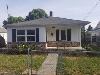 Foreclosed Home - 114 Lark St, 37620