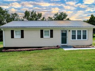 Foreclosed Home - 454 W MORGAN ST, 37642