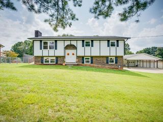 Foreclosed Home - 508 HICKORY HILLS RD, 37642