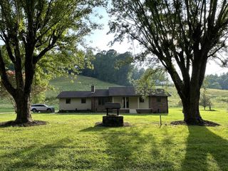 Foreclosed Home - 1328 GAP CREEK RD, 37643