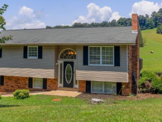 Foreclosed Home - 411 SPRUCE ST, 37645