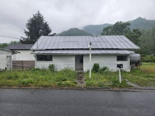 Foreclosed Home - 209 SPRING ST, 37658