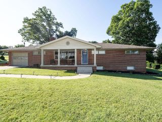 Foreclosed Home - 921 SPRING VALLEY DR, 37660