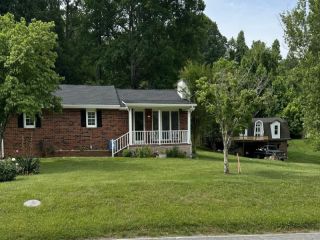 Foreclosed Home - 728 CHADWELL RD, 37660