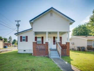 Foreclosed Home - 901 E SEVIER AVE, 37660