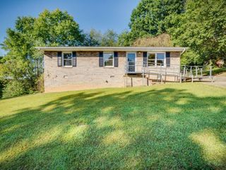 Foreclosed Home - 1004 PINE GROVE AVE, 37660