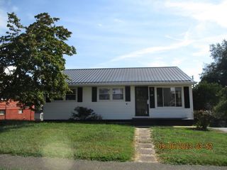 Foreclosed Home - 1201 CHERRY ST, 37660