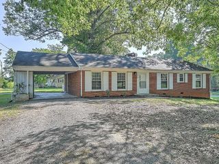Foreclosed Home - 205 LAKECREST DR, 37663