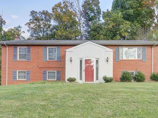 Foreclosed Home - 840 LIBERTY DR, 37663