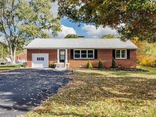 Foreclosed Home - 409 COLONIAL HEIGHTS RD, 37663