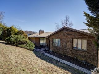 Foreclosed Home - 5104 SPRING HILL DR, 37664