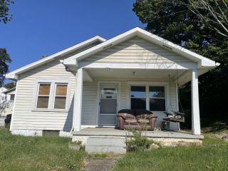 Foreclosed Home - 2632 FORT HENRY DR, 37664