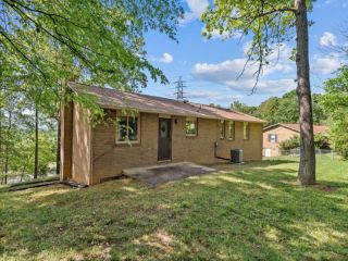 Foreclosed Home - 3945 THORNTON DR, 37664