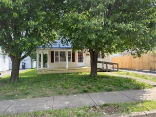 Foreclosed Home - 1442 E SEVIER AVE, 37664