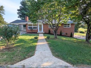 Foreclosed Home - 409 HOBART ST, 37664