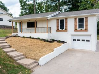 Foreclosed Home - 1809 MIDVIEW ST, 37665