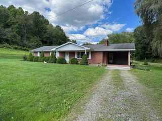 Foreclosed Home - 500 SLABTOWN RD, 37683
