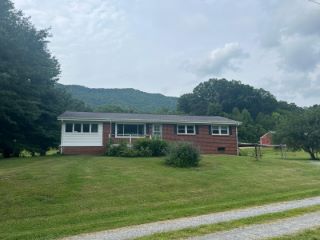 Foreclosed Home - 115 EDITH SHELTON RD, 37692