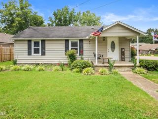 Foreclosed Home - 500 CHEROKEE AVE, 37716