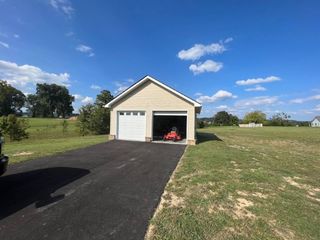 Foreclosed Home - 672 DEERWOOD DR, 37725