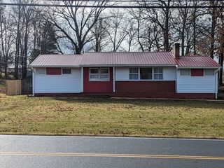 Foreclosed Home - 25 CHEROKEE BLVD, 37743