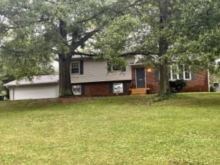 Foreclosed Home - 1823 MOORE AVE, 37745