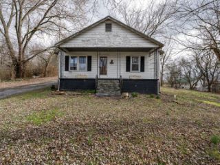Foreclosed Home - 119 HOUSLEY AVE, 37745