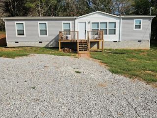 Foreclosed Home - 1121 LITTLE DOGWOOD RD, 37763