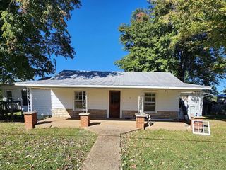 Foreclosed Home - 1090 GRAVEL WOODS RD, 37809