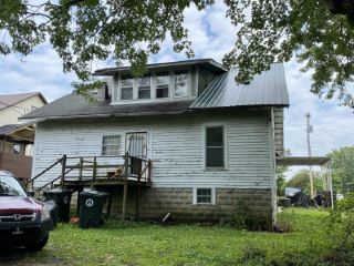 Foreclosed Home - 462 S HENRY ST, 37813