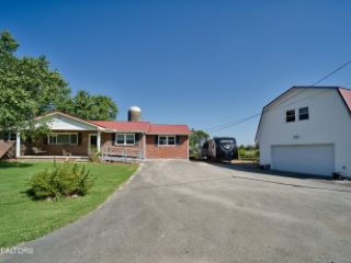 Foreclosed Home - 898 HINCHEY HOLLOW RD, 37820